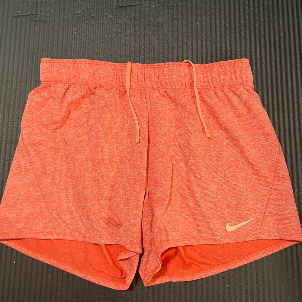 NIKE WOMEN SHORTS